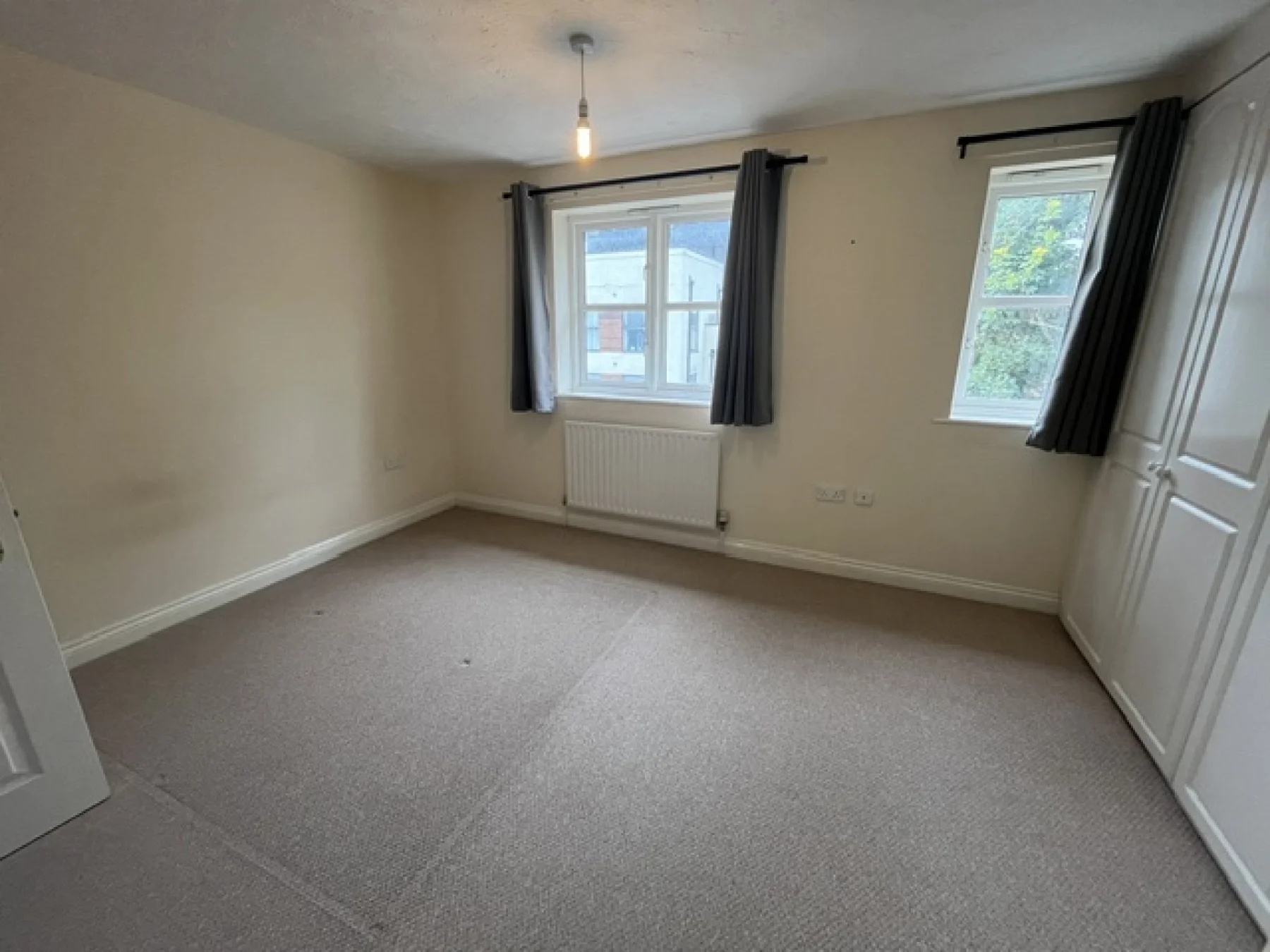 Flat Swan Lane in Winchester