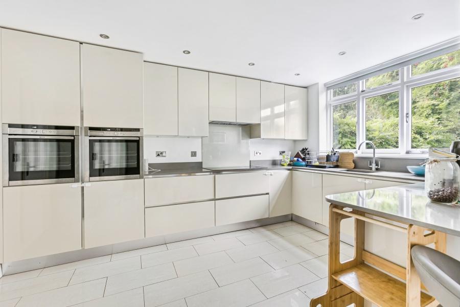 House Flora Grove in St Albans