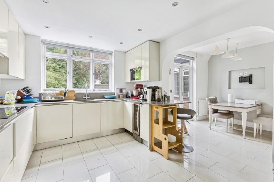 House Flora Grove in St Albans