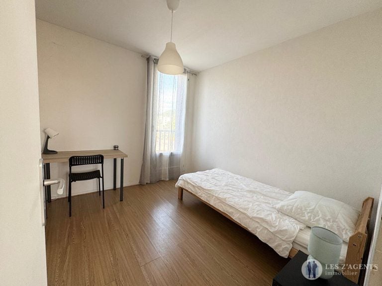 Flat Place Jean Baptiste Clément in Saint-Martin-d'Hères