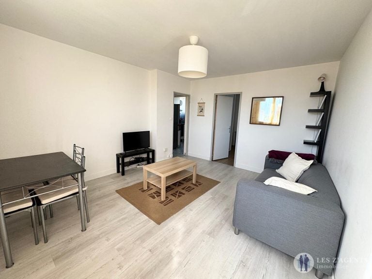 Appartement Place Jean Baptiste Clément à Saint-Martin-d'Hères