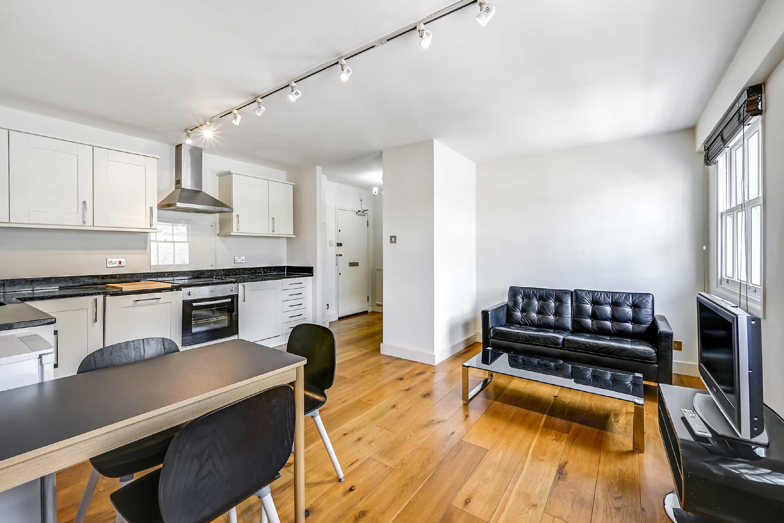 Flat Tavistock Place in Greater London