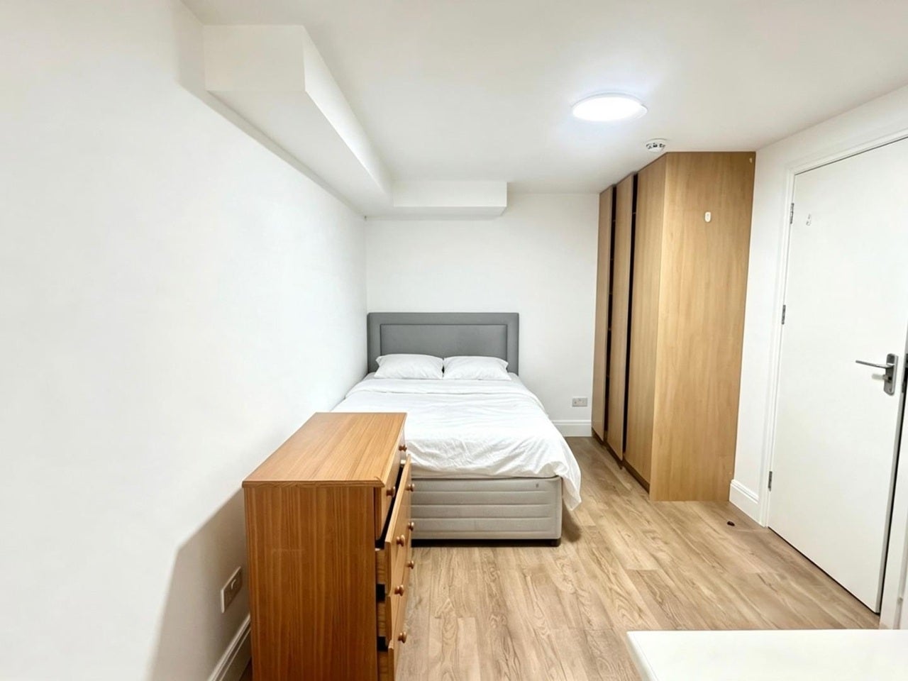 Room Barchester Close in Greater London