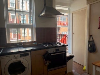 Room Lindley Street in Greater London
