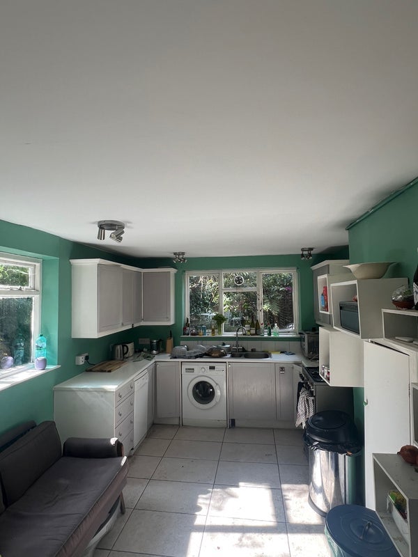 Room Manse Road in Greater London