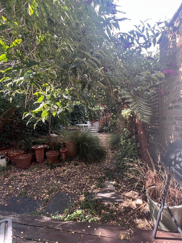 Room Manse Road in Greater London