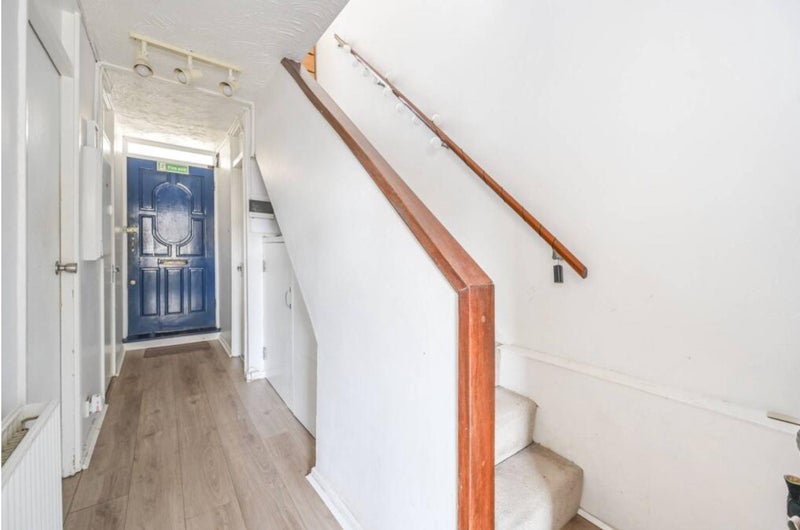 Flat Watney Market in Greater London