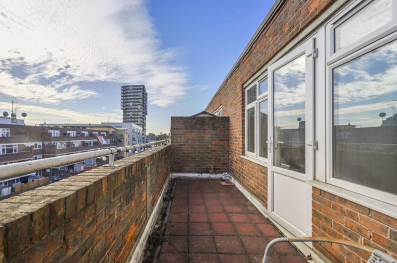 Flat Watney Market in Greater London