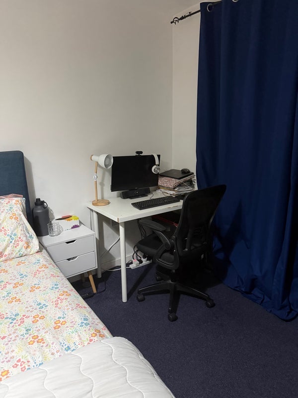 Room High Street in Greater London