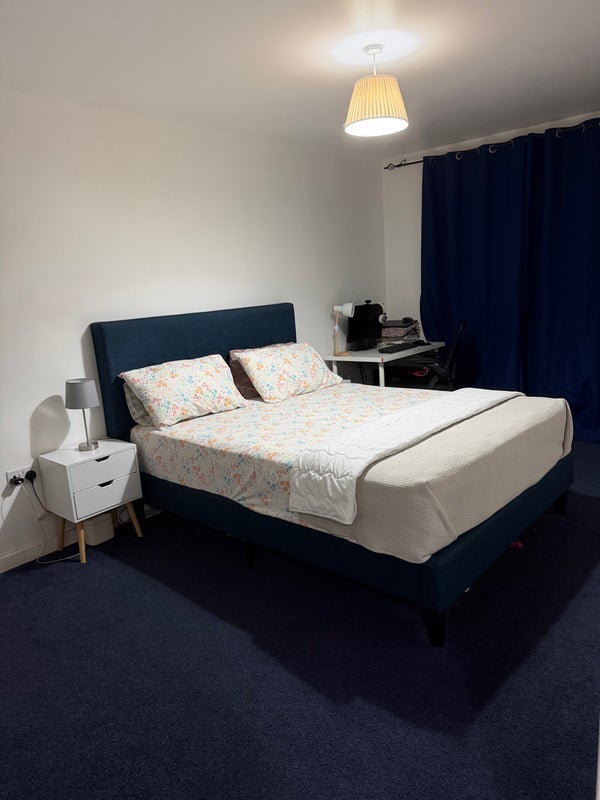 Room High Street in Greater London