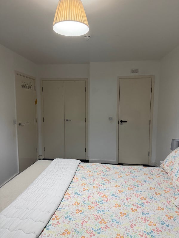 Room High Street in Greater London