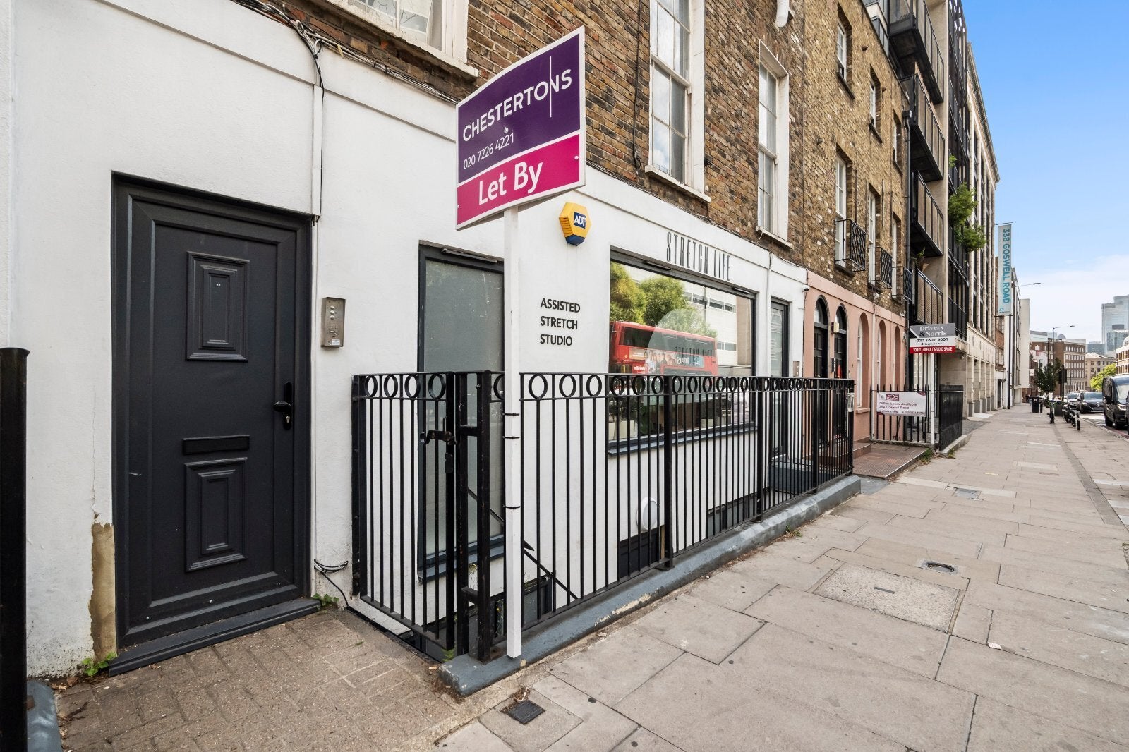 Flat Goswell Road in Greater London