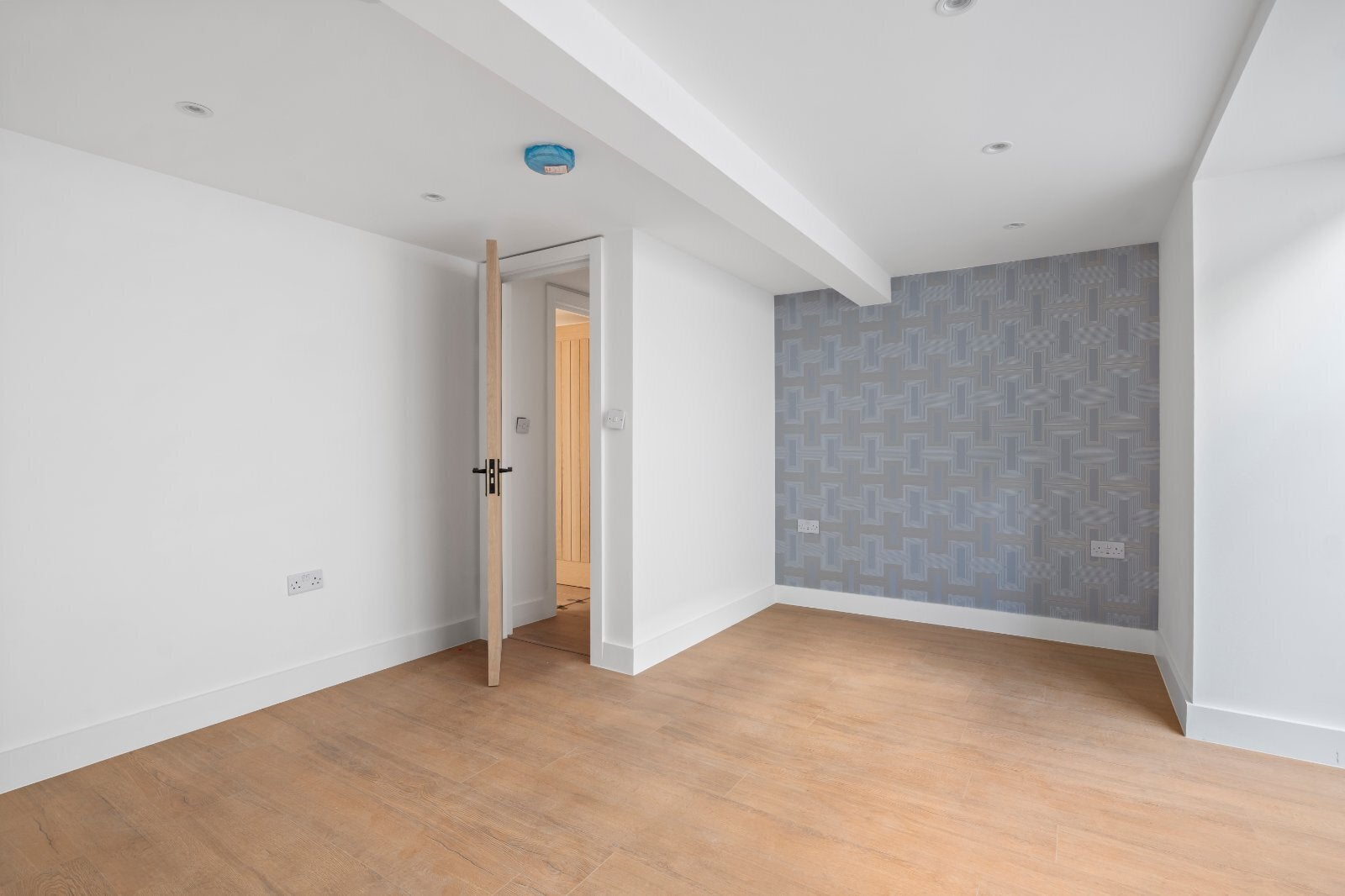 Flat Goswell Road in Greater London
