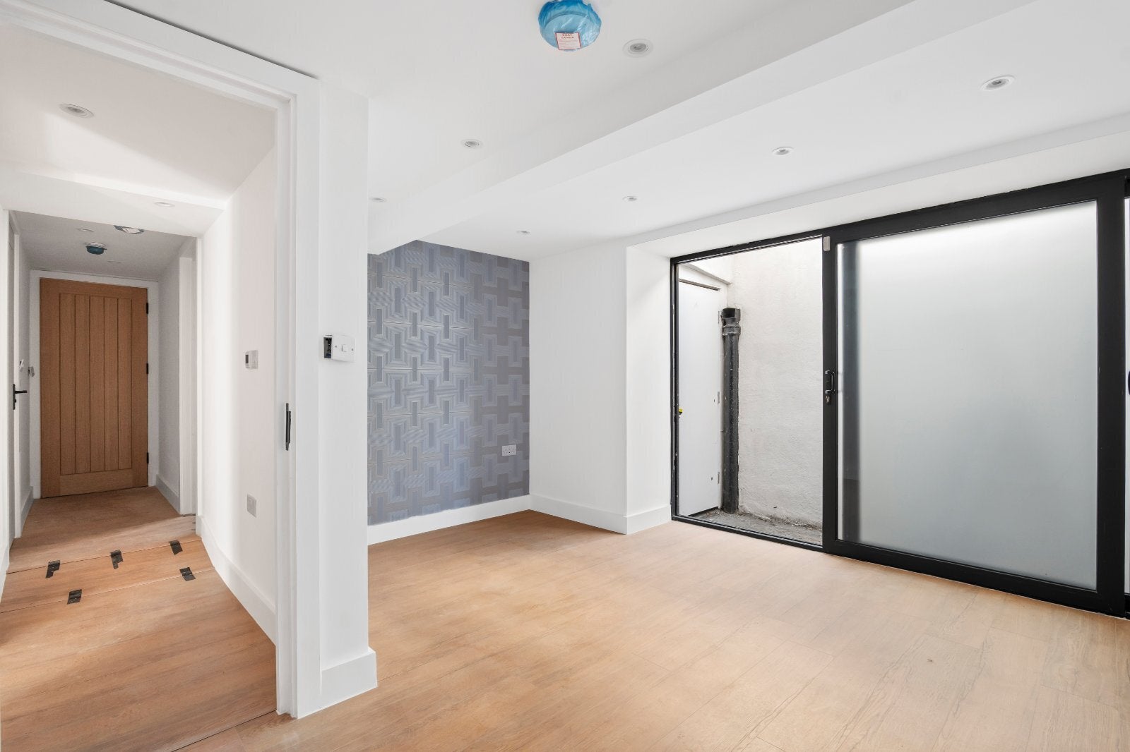 Flat Goswell Road in Greater London