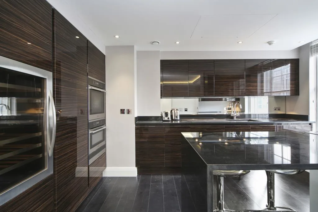 Flat Eccleston Place in City of Westminster