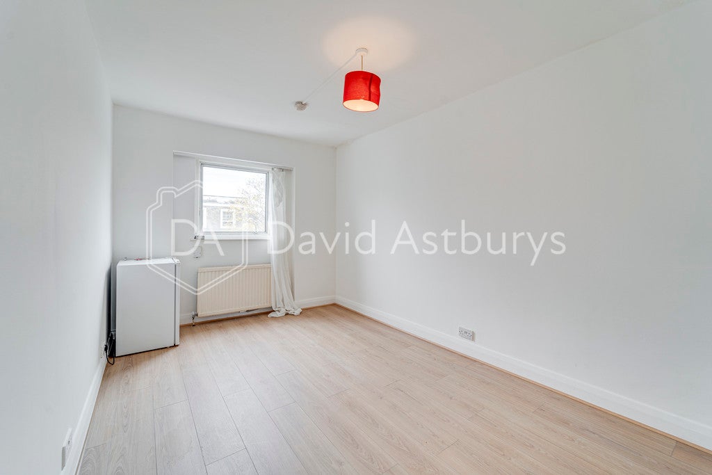 House Rochester Place in Greater London