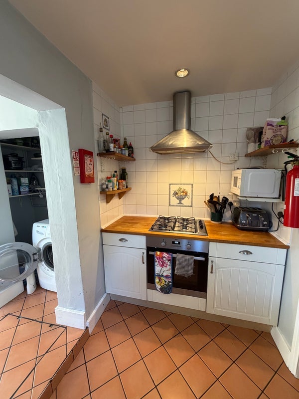 Room Kay Road in Greater London