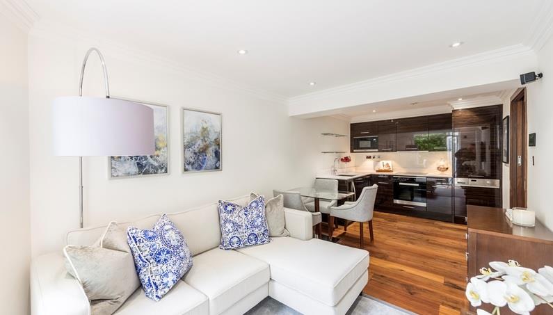 Flat Kensington Gardens Square in City of Westminster