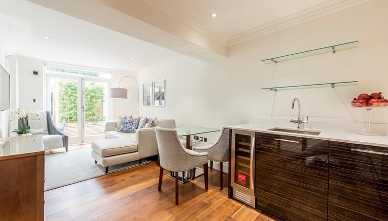 Flat Kensington Gardens Square in City of Westminster