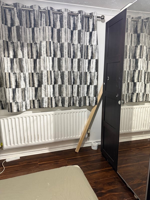Room Cobham Close in Slough