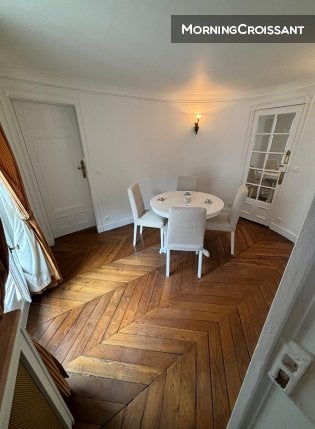 Chambre Rue de Miromesnil à Paris