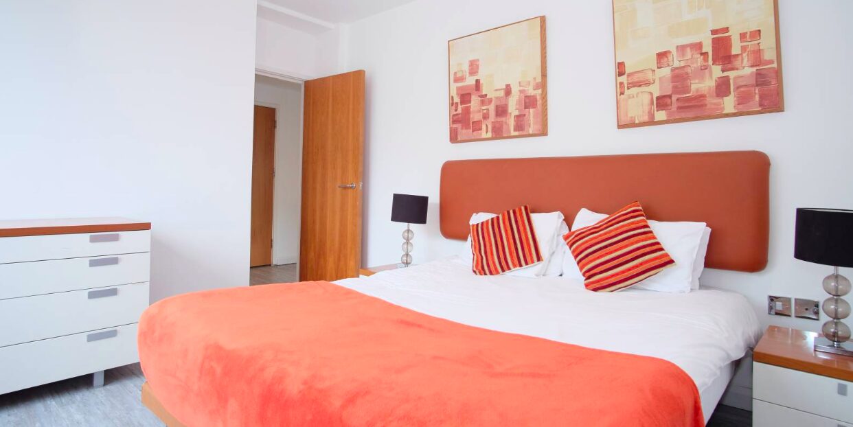 Flat Roland Gardens in Greater London