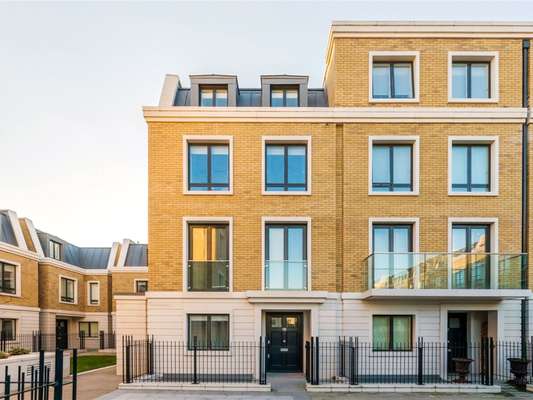 House Walham Grove in Greater London