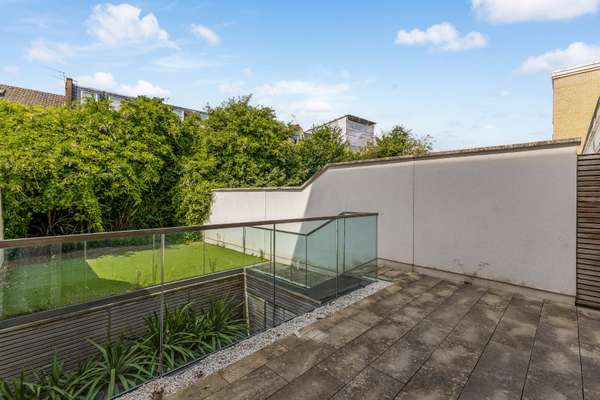 House Walham Grove in Greater London