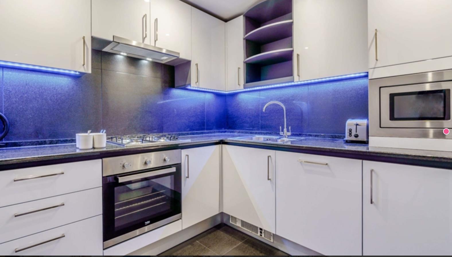 Flat Westferry Circus in Greater London