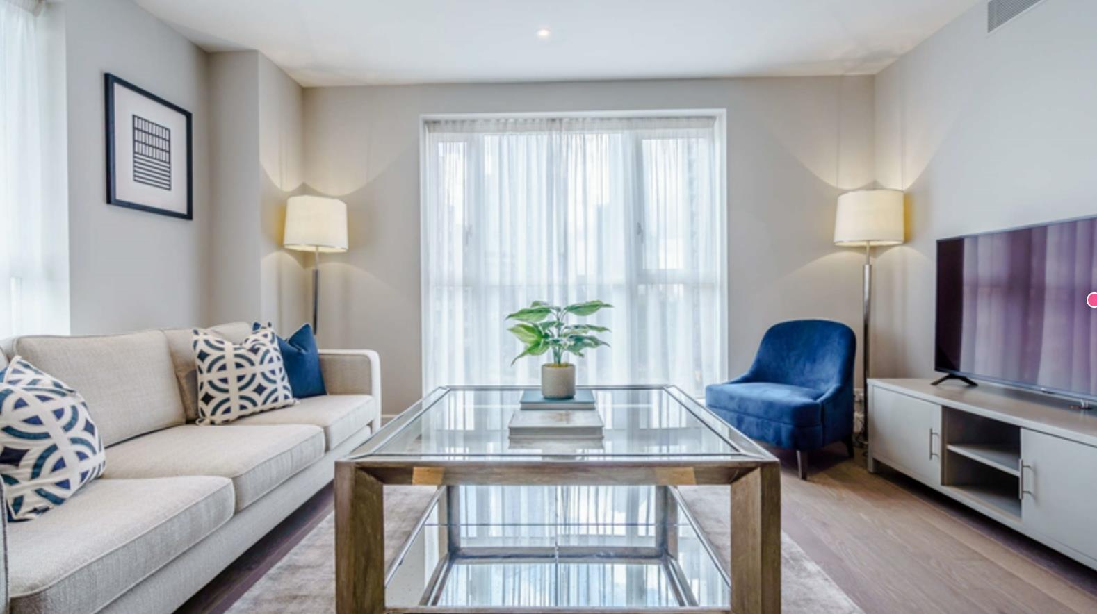 Flat Westferry Circus in Greater London