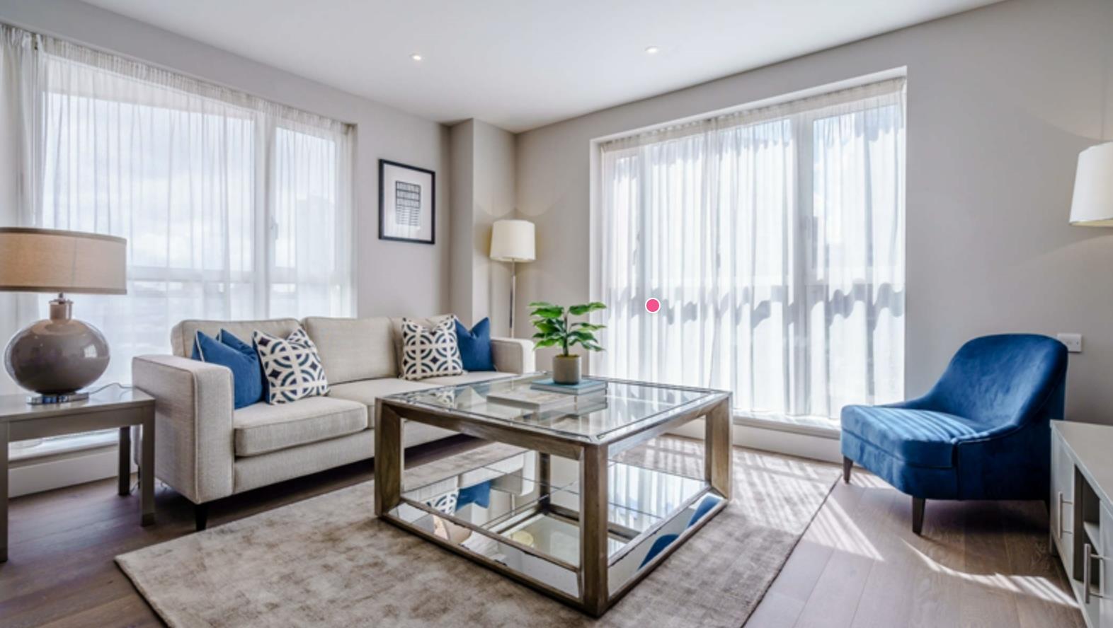 Flat Westferry Circus in Greater London