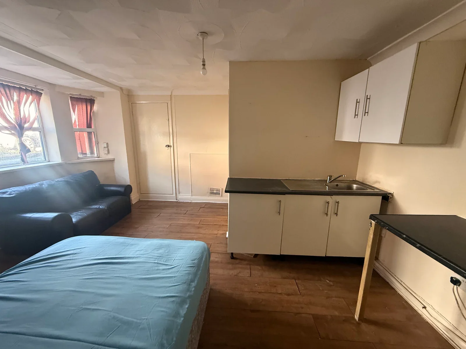Room Cromwell Road in Luton