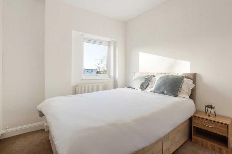 Room Lansdowne Road in Greater London