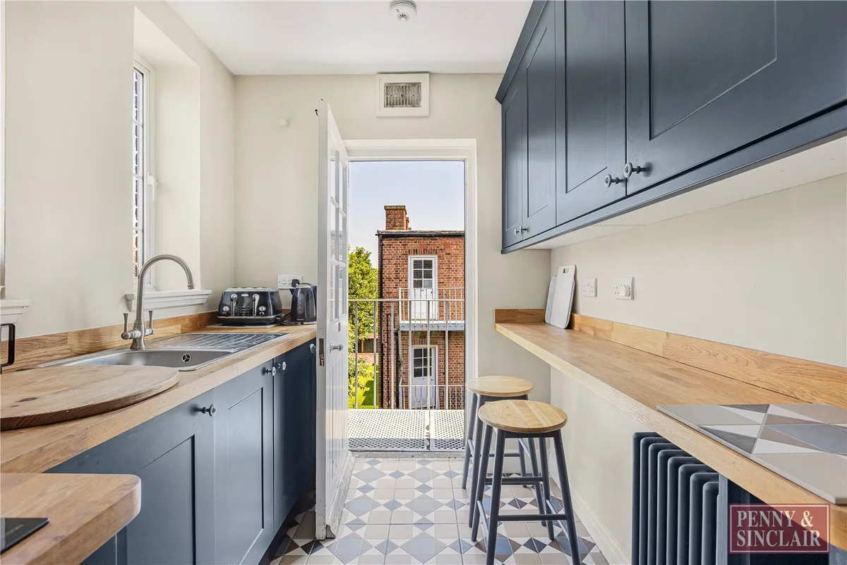 Flat Woodstock Close in Oxford