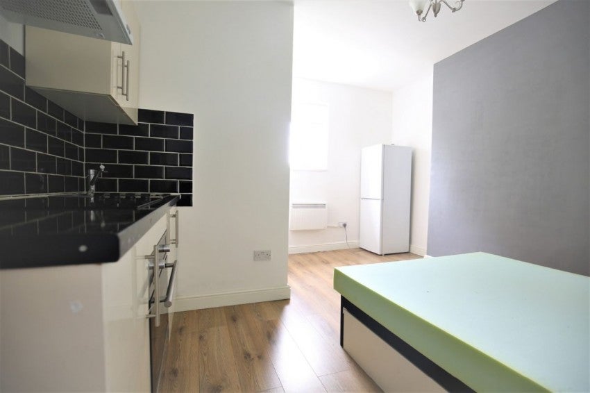 Flat Seven Sisters Road in Greater London