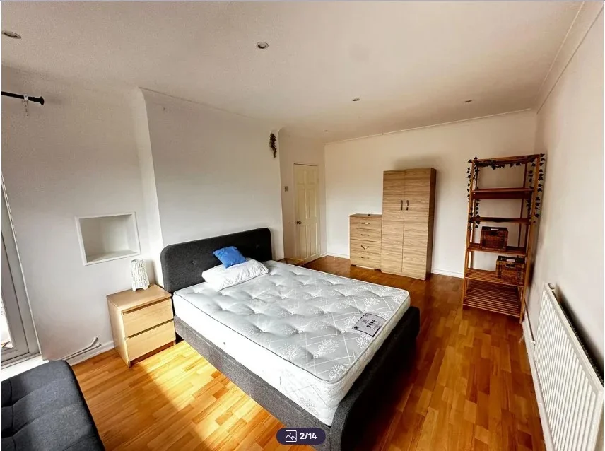 Flat Beaumont Square in Greater London