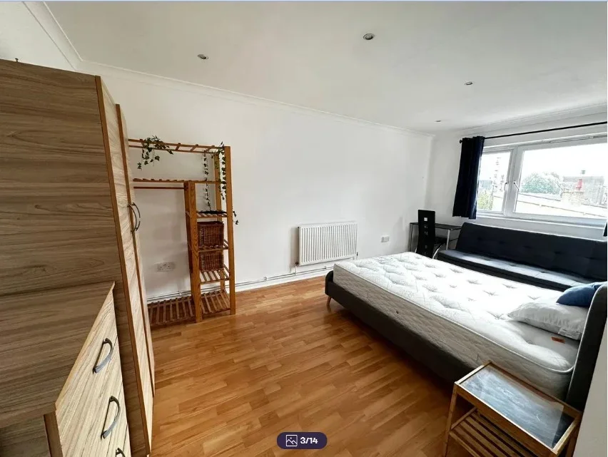 Flat Beaumont Square in Greater London
