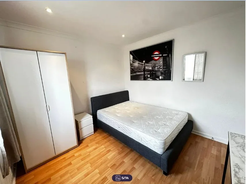 Flat Beaumont Square in Greater London