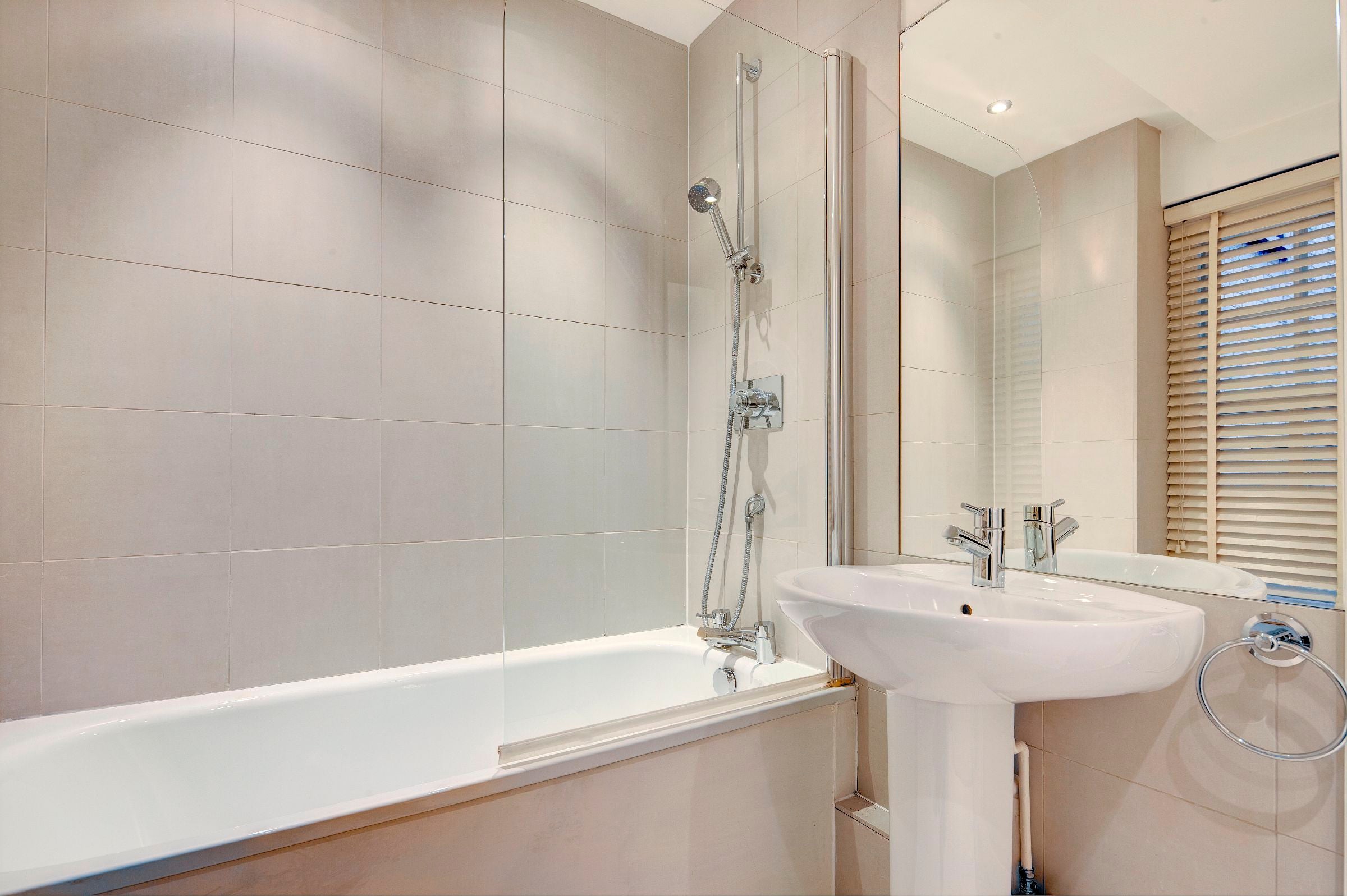 Flat Fulham Road in Greater London