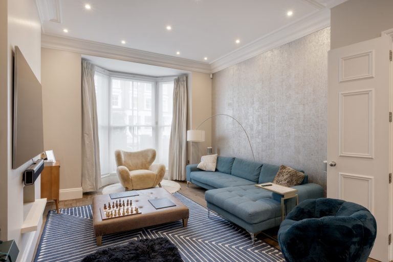House Warwick Gardens in Greater London