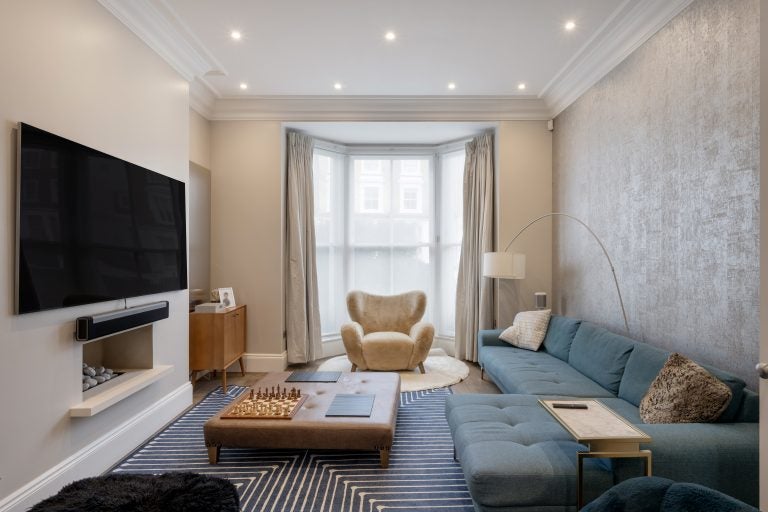 House Warwick Gardens in Greater London