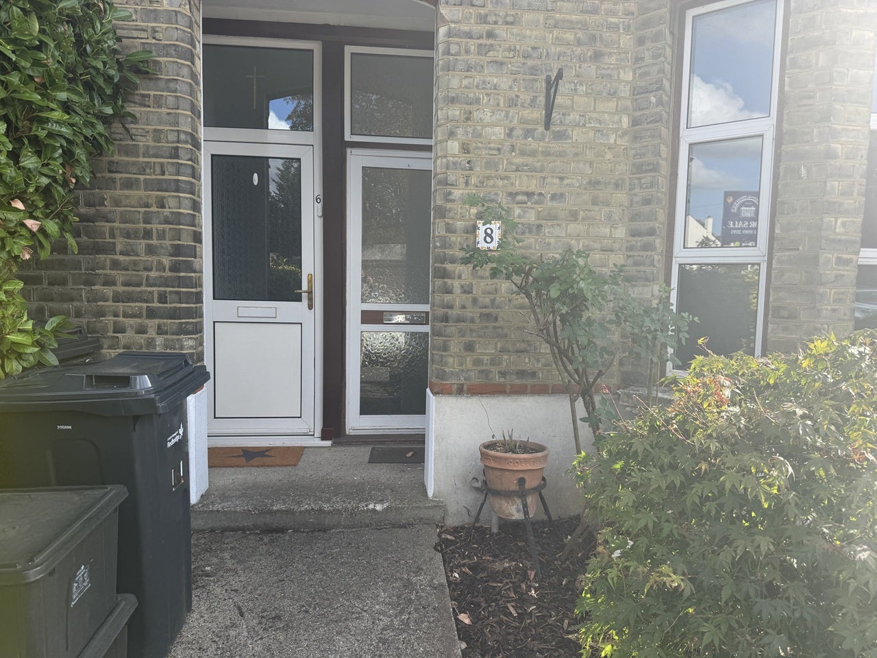 Flat Voluntary Place in Greater London