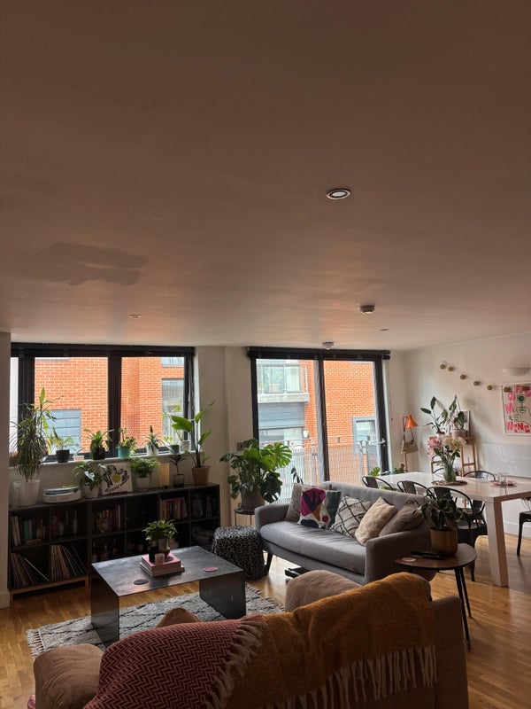 Room Isaac Way in Manchester