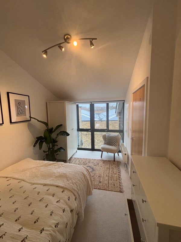 Room Magnolia Place in Greater London