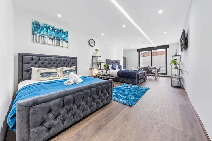 Flat Woodstock Road in Greater London