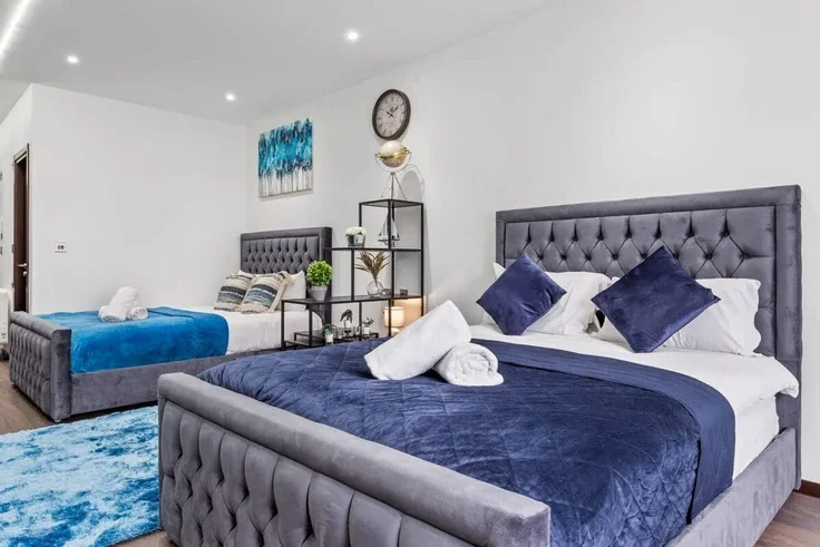 Flat Woodstock Road in Greater London