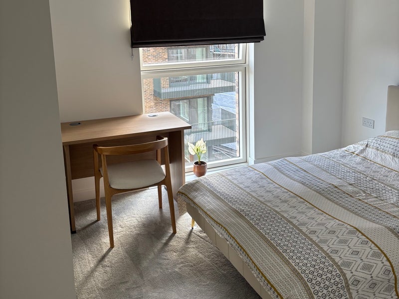 Room Banks Road in Greater London