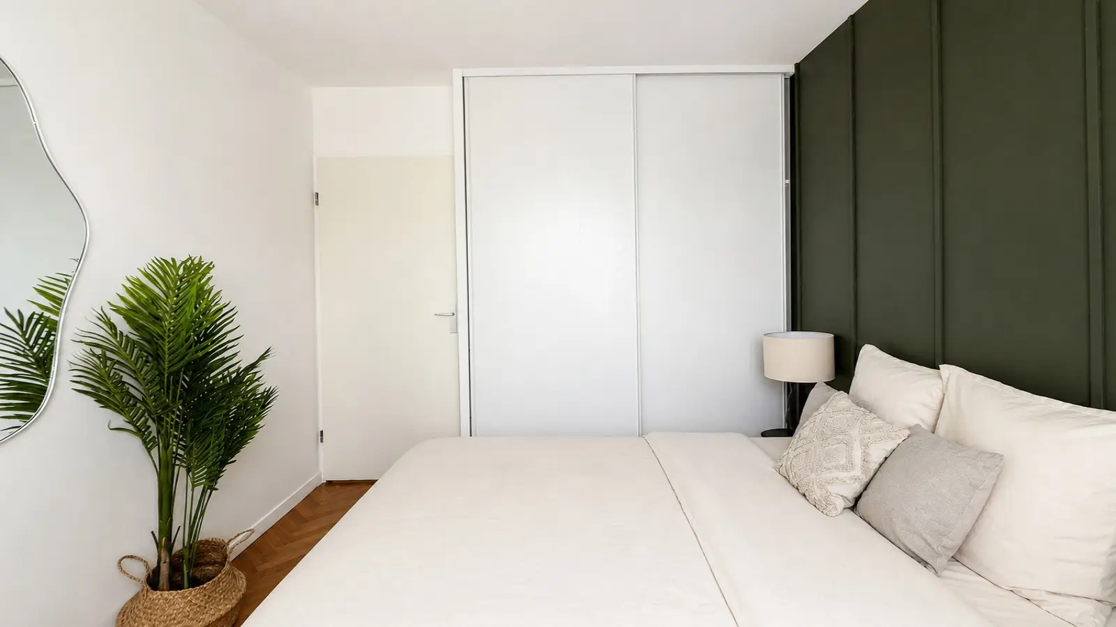 Room Rue de la Vallée de Bailly in Vert-Saint-Denis
