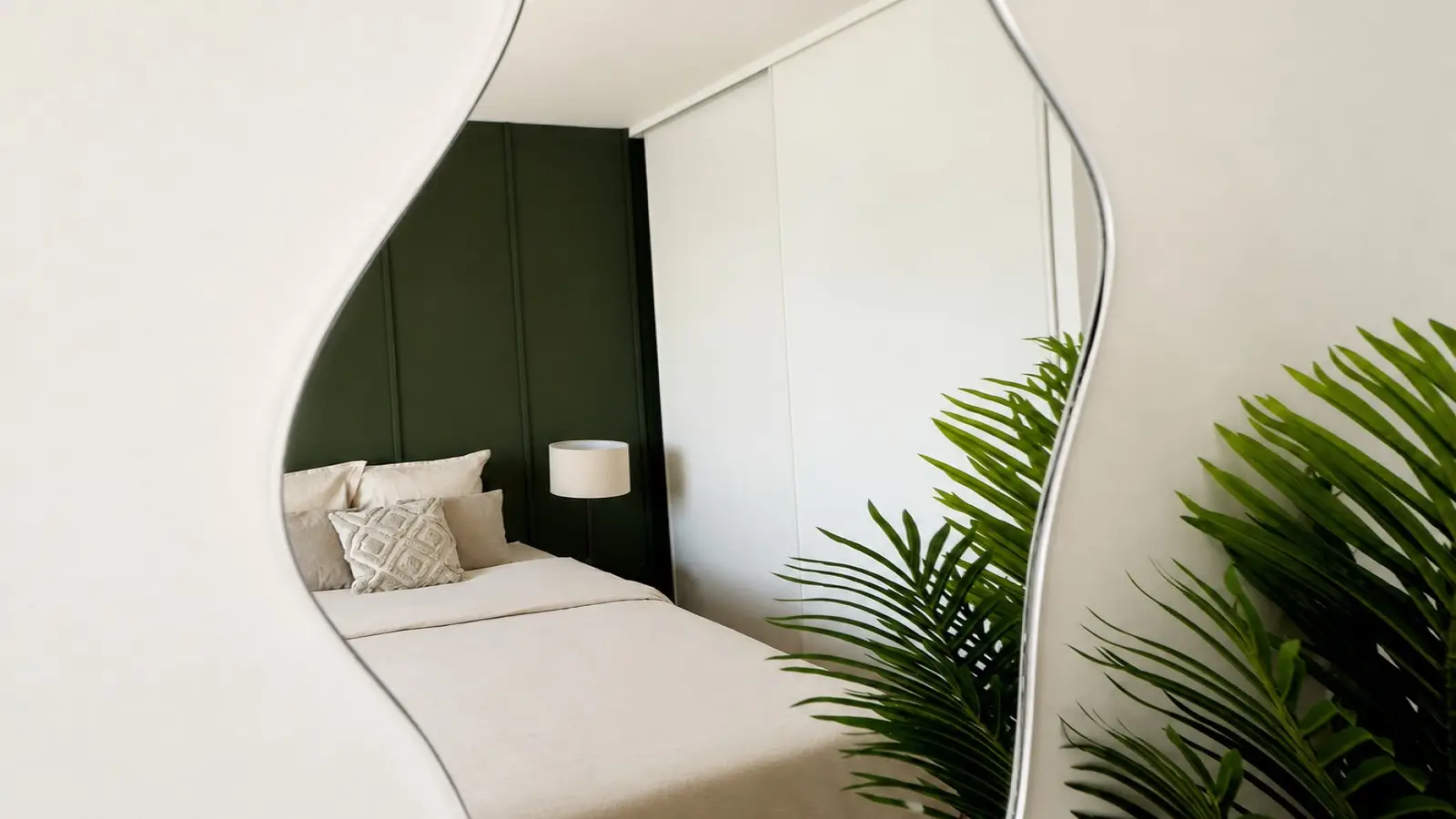 Room Rue de la Vallée de Bailly in Vert-Saint-Denis