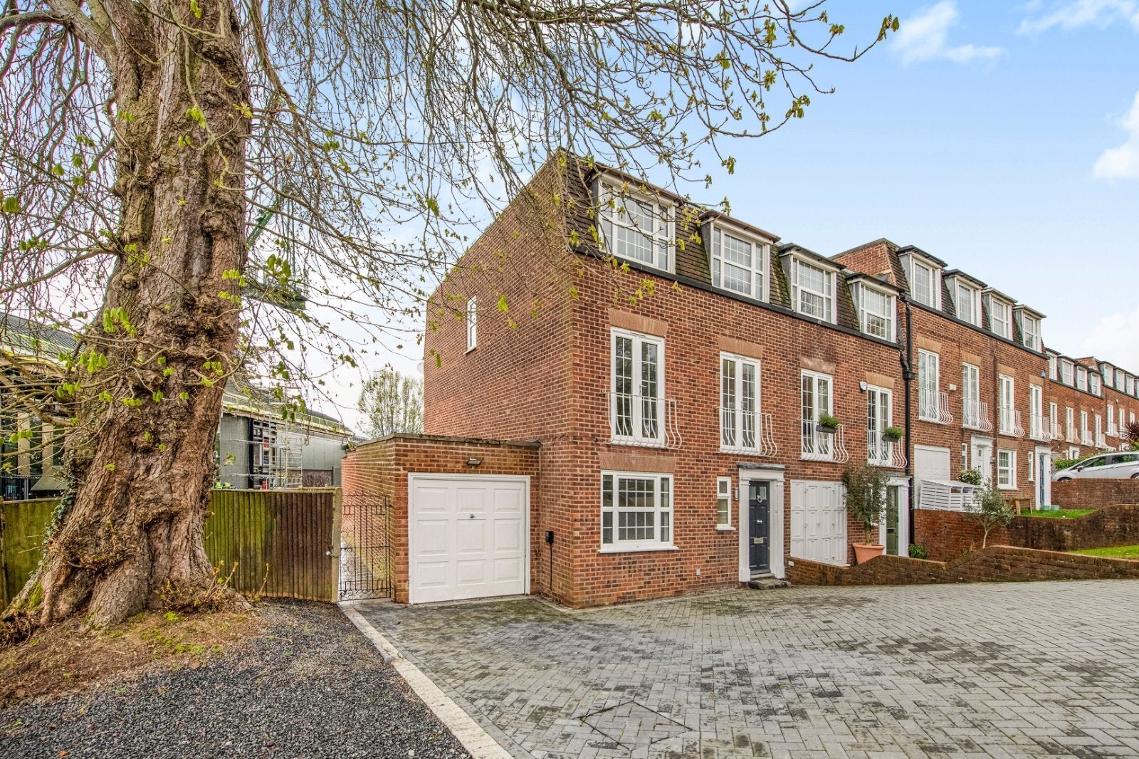 House Newstead Way in Greater London